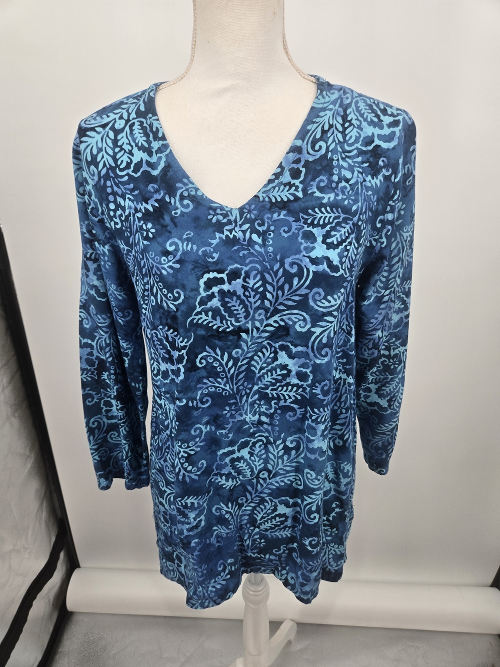 Soft Surroundings Navy and Light Blue Batik Print Floral Tunic (6739)